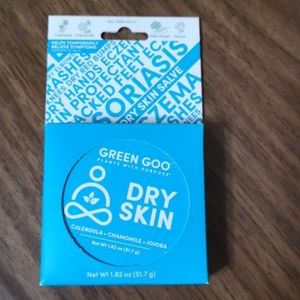 Green goo dry skin salve